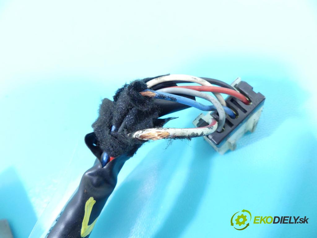 Nissan Vanette 2.3d 75 HP manual 55 kW 2283 cm3 5- Spínačka  (Spínacie skrinky a kľúče)