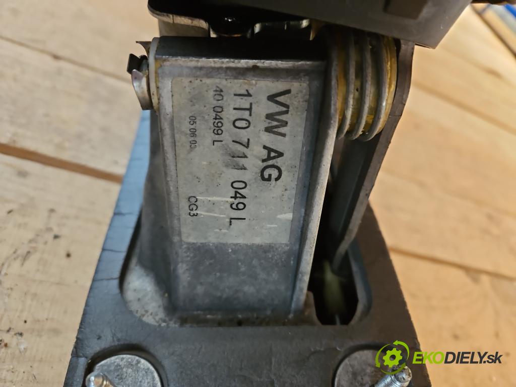 Vw Touran I 2003-2015 1.6 FSI 116 HP manual 85 kW 1598 cm3 5- Páka: Změny: stupeň,rýchlosť 1T0711049L (Rýchlostné páky / kulisy)