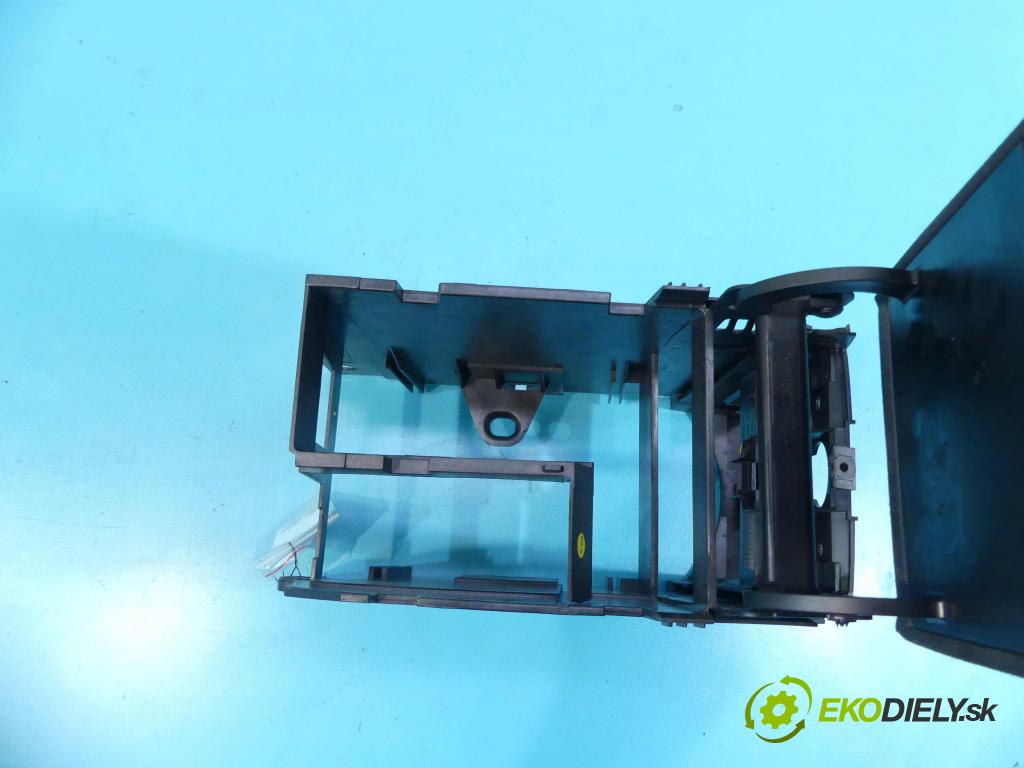 Vw Touran I 2003-2015 1.6 FSI 116 HP manual 85 kW 1598 cm3 5- operadlo 1T0864261B (Lakťové opierky)