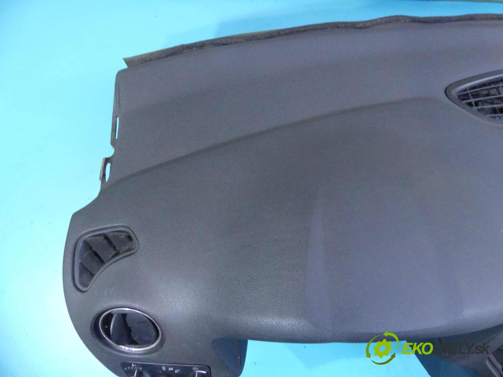 Ford Mondeo Mk4 2007-2014 1.8 tdci 125 HP manual 92 kW 1753 cm3 4- kokpit,pristrojová doska rozdeľovacia