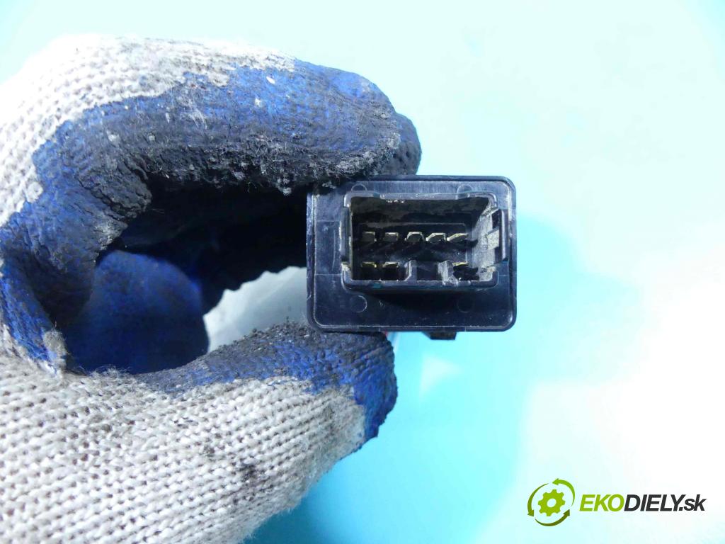 Suzuki Grand Vitara I 1998-2005 2.0 16v 128 HP manual 94 kW 1995 cm3 3- Relé: 38650-65D00 (Relé)