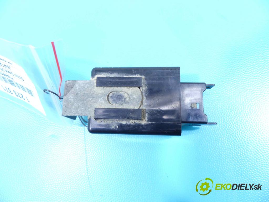 Suzuki Grand Vitara I 1998-2005 2.0 16v 128 HP manual 94 kW 1995 cm3 3- Relé: 38650-65D00 (Relé)