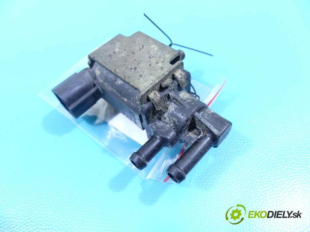 Suzuki Grand Vitara I 1998-2005 2.0 16v 128 HP manual 94 kW 1995 cm3 3- ventil podtlaku K5T48295 (Ventily)