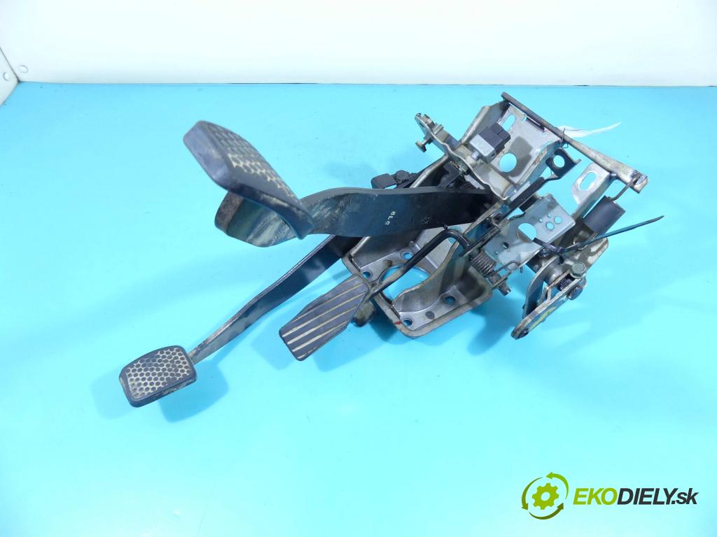 Suzuki Grand Vitara I 1998-2005 2.0 16v 128 HP manual 94 kW 1995 cm3 3- pedále  (Pedále)