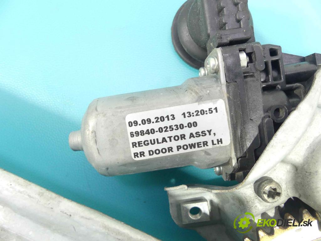 Toyota Corolla E16/E18  2013-2019 1.6 16v 132 hp manual 97 kW 1598 cm3 4- mechanismus stahování zadní levý 85710-0D100
