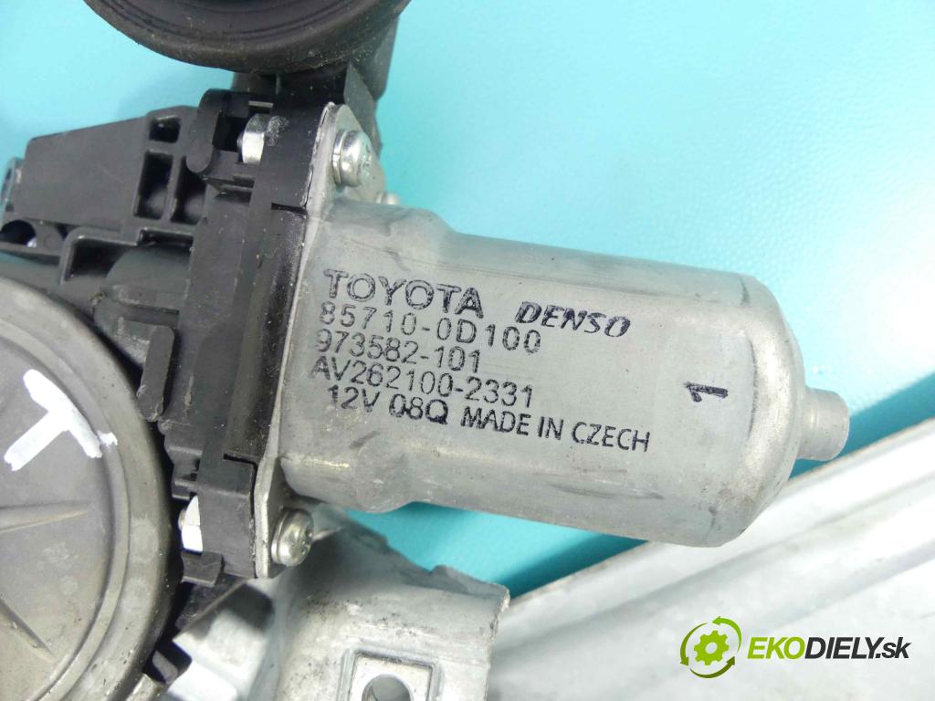 Toyota Corolla E16/E18  2013-2019 1.6 16v 132 hp manual 97 kW 1598 cm3 4- mechanismus stahování zadní levý 85710-0D100