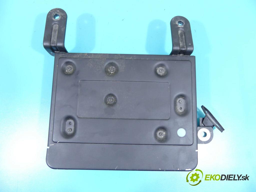 Volvo V60 I 2010-2018 3.0 T6 329KM automatic 242 kW 2953 cm3 5- Zesilovač: 31360321AA (Zosilňovače)