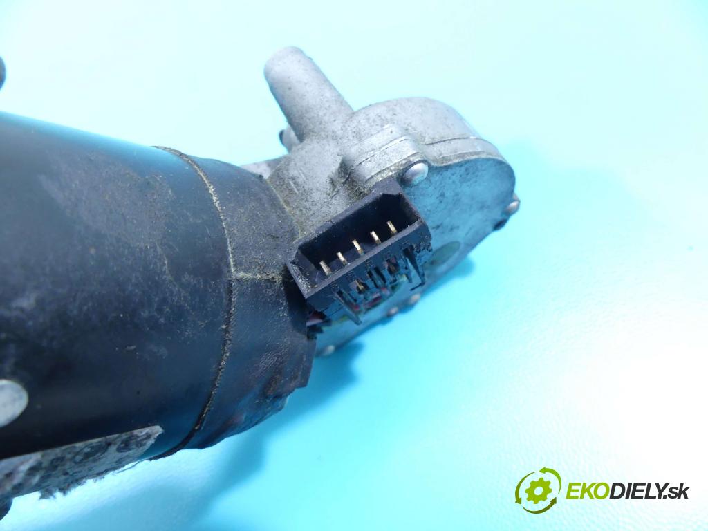 Vw Bora 1.9 tdi 110 HP manual 81 kW 1896 cm3 4- motor stieračov predné 443122228817