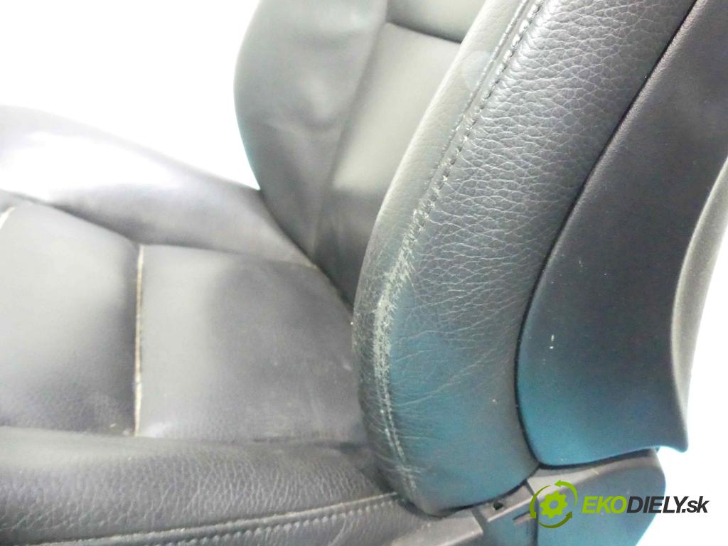 Volvo S90 2016- 2.0 T5 254KM automatic 187 kW 1969 cm3 4- Sedačka ľavý  (Sedačky, sedadlá)