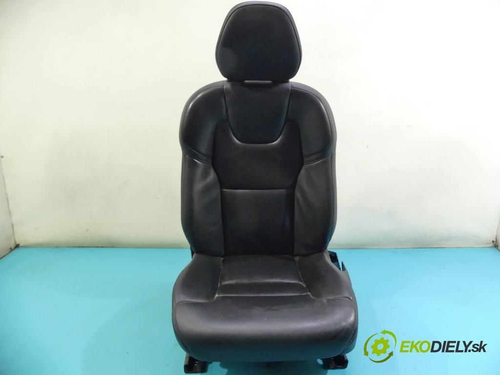 Volvo S90 2016- 2.0 T5 254KM automatic 187 kW 1969 cm3 4- Sedačka ľavý  (Sedačky, sedadlá)