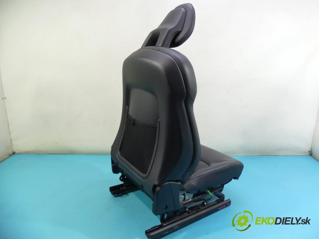 Volvo S90 2016- 2.0 T5 254KM automatic 187 kW 1969 cm3 4- Sedačka ľavý  (Sedačky, sedadlá)