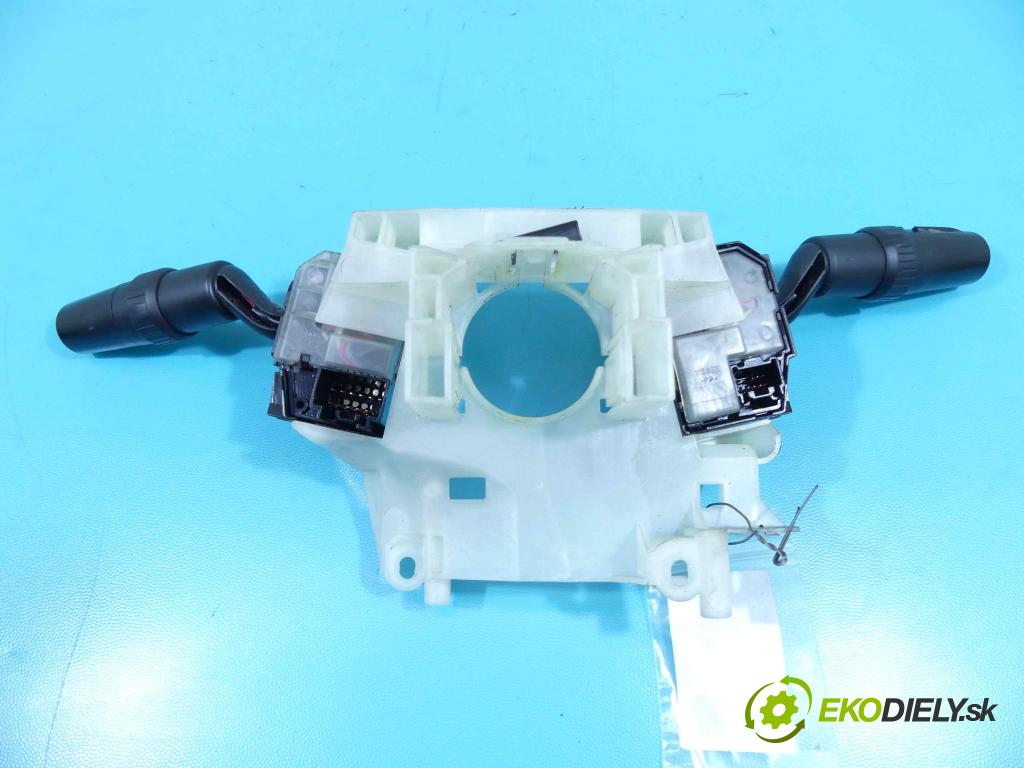 Mazda 5  2005-2010 2.0 citd 110 hp manual 81 kW 1998 cm3 5- Přepínač 17D682