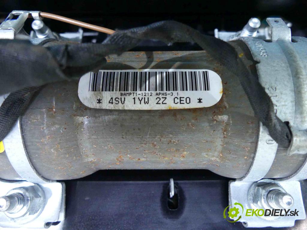 Chevrolet Malibu IV 2011-2016 2.0 160 HP manual 118 kW 1956 cm3 4- kokpit,pristrojová doska rozdeľovacia