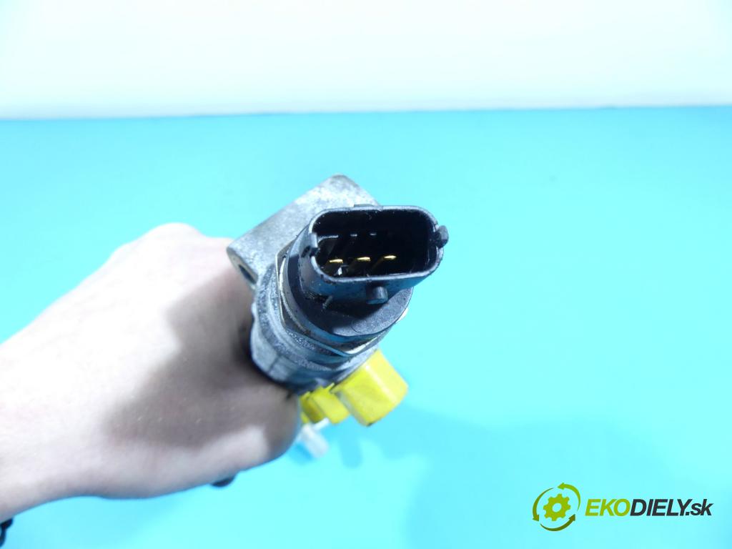 Kia Carens III  2006-2013 2.0 crdi 140 HP manual 103 kW 1991 cm3 5- lišta vstrekovacia 0445214140 (Vstrekovacie lišty)