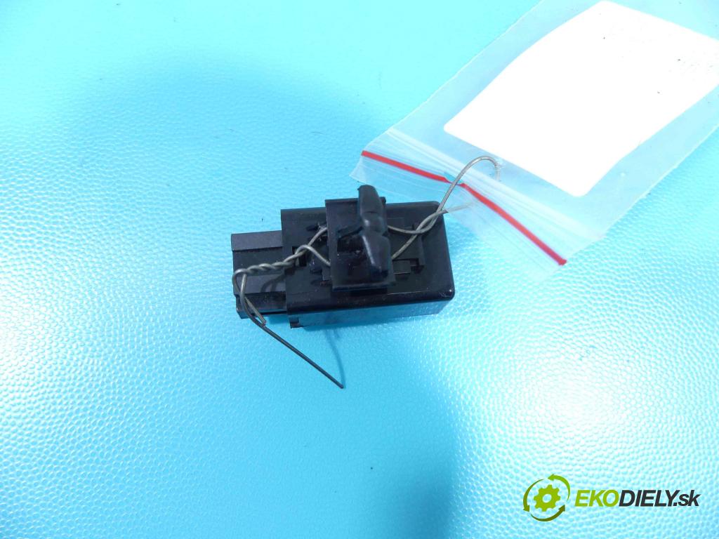 Kia Carens III  2006-2013 2.0 crdi 140 hp manual 103 kW 1991 cm3 5- relé 95100-2D100 (Relé)