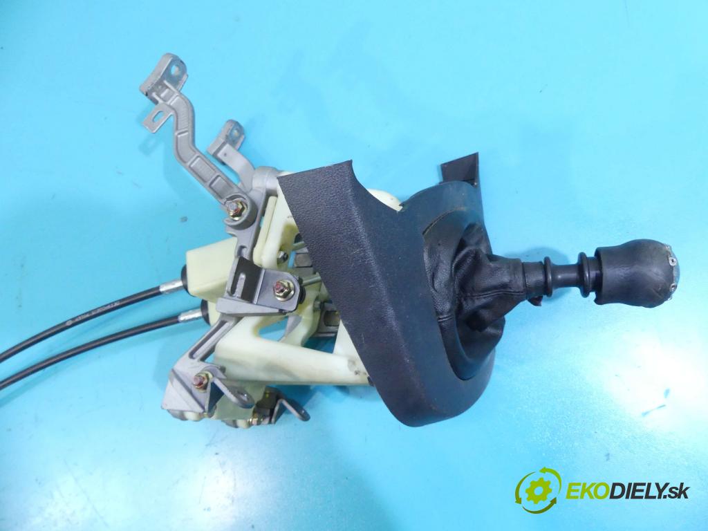 Kia Carens III  2006-2013 2.0 crdi 140 HP manual 103 kW 1991 cm3 5- Páka: Změny: stupeň,rýchlosť 43700-1DXXX (Rýchlostné páky / kulisy)