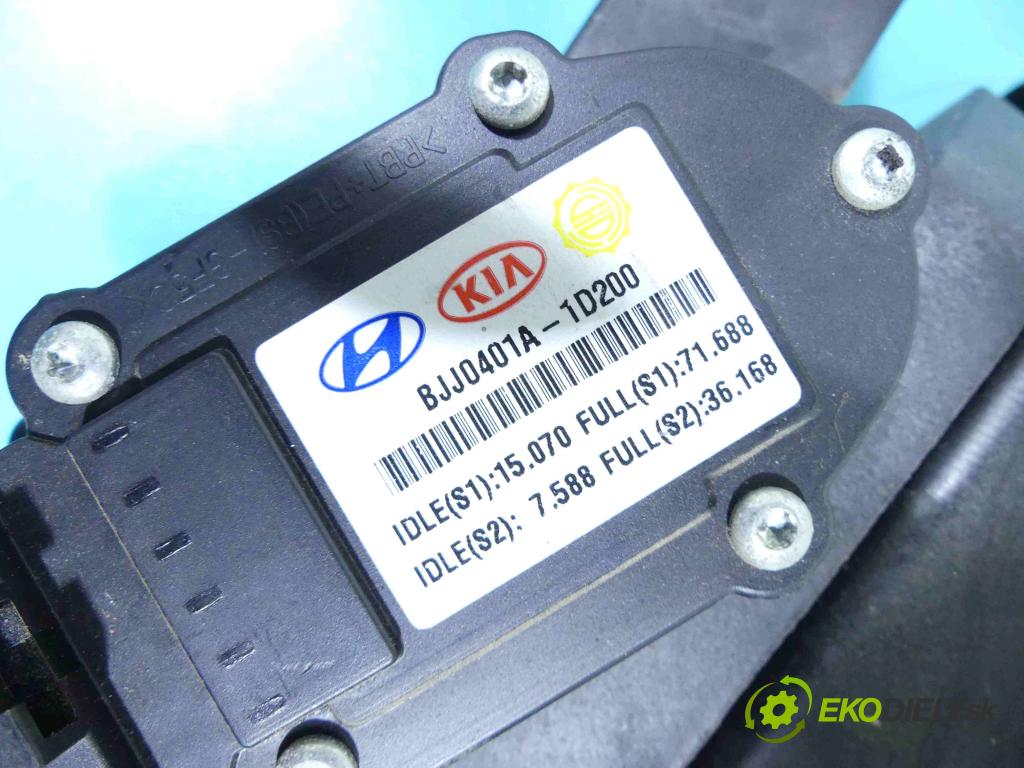 Kia Carens III  2006-2013 2.0 crdi 140 HP manual 103 kW 1991 cm3 5- pedále BJJ0401A-1D200 (Pedále)