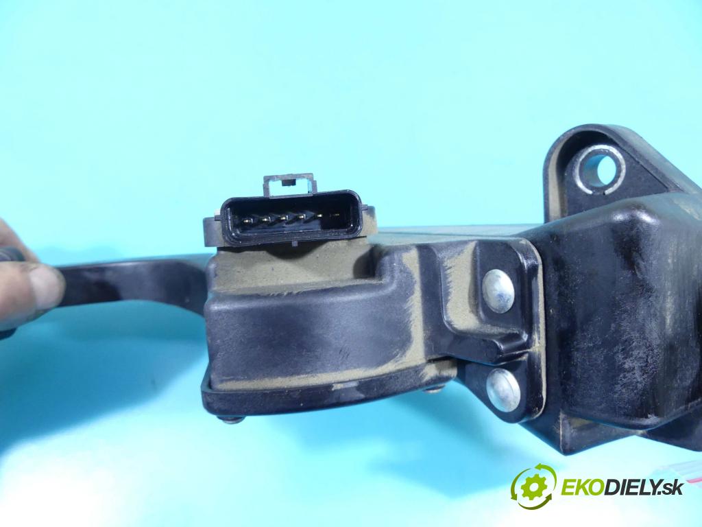 Kia Carens III  2006-2013 2.0 crdi 140 HP manual 103 kW 1991 cm3 5- pedále BJJ0401A-1D200 (Pedále)