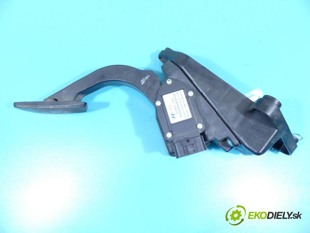 Kia Carens III  2006-2013 2.0 crdi 140 HP manual 103 kW 1991 cm3 5- pedále BJJ0401A-1D200 (Pedále)