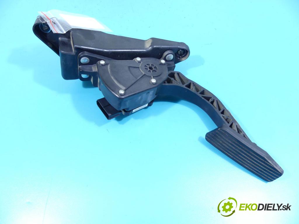 Kia Carens III  2006-2013 2.0 crdi 140 HP manual 103 kW 1991 cm3 5- pedále BJJ0401A-1D200 (Pedále)