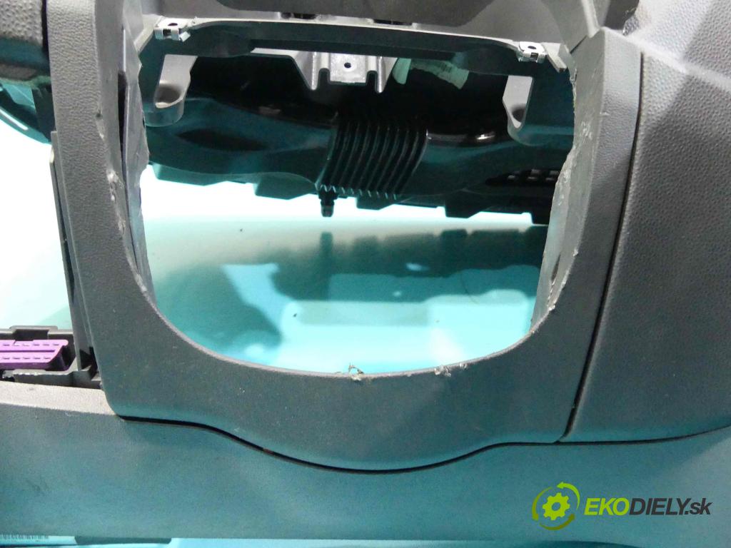 Seat Leon II 2005-2012 1.9 tdi 105 HP manual 77 kW 1896 cm3 5- kokpit,pristrojová doska rozdeľovacia