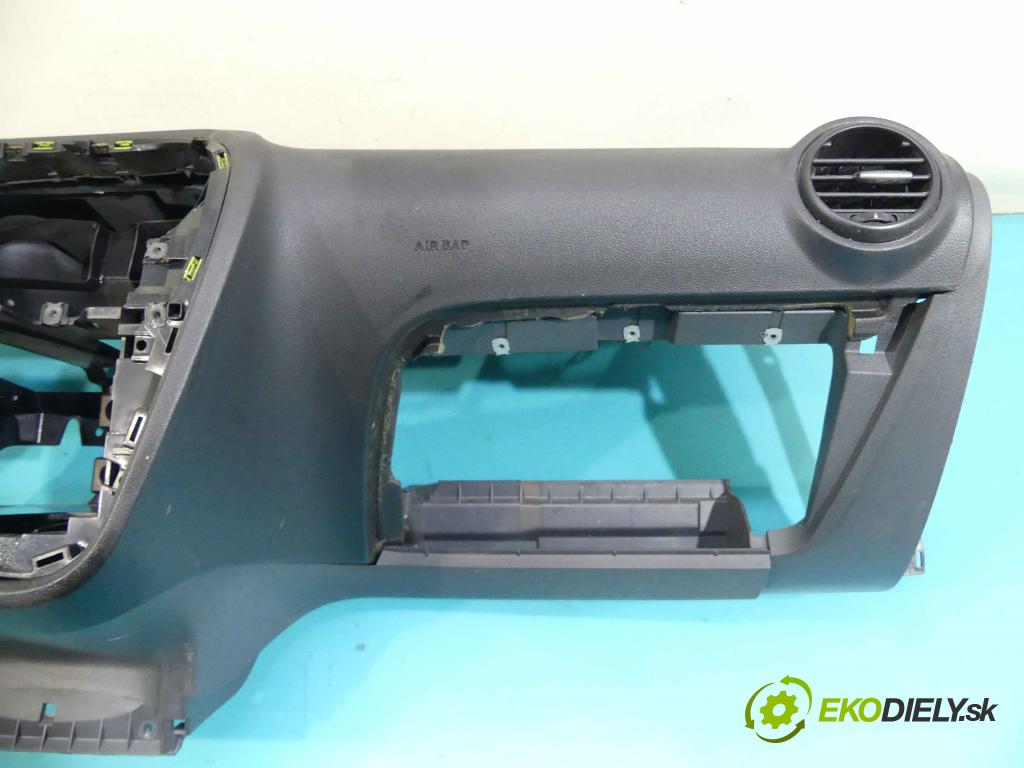 Seat Leon II 2005-2012 1.9 tdi 105 HP manual 77 kW 1896 cm3 5- kokpit,pristrojová doska rozdeľovacia
