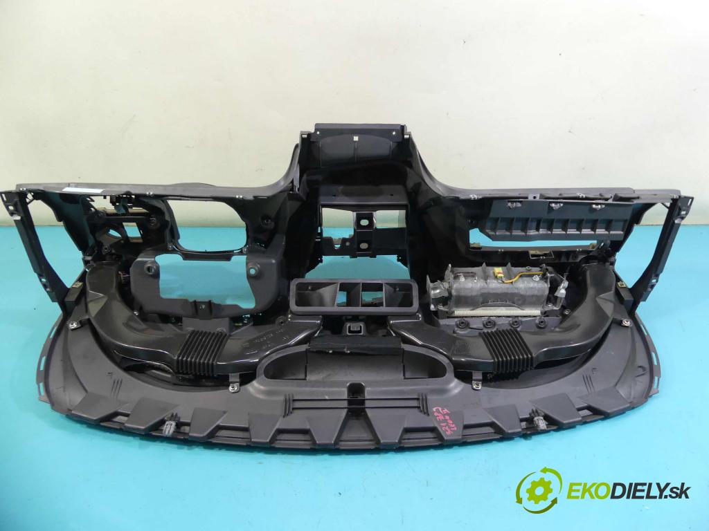 Seat Leon II 2005-2012 1.9 tdi 105 HP manual 77 kW 1896 cm3 5- kokpit,pristrojová doska rozdeľovacia