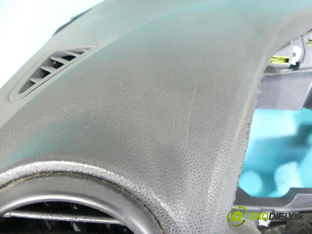 Seat Leon II 2005-2012 1.9 tdi 105 HP manual 77 kW 1896 cm3 5- kokpit,pristrojová doska rozdeľovacia