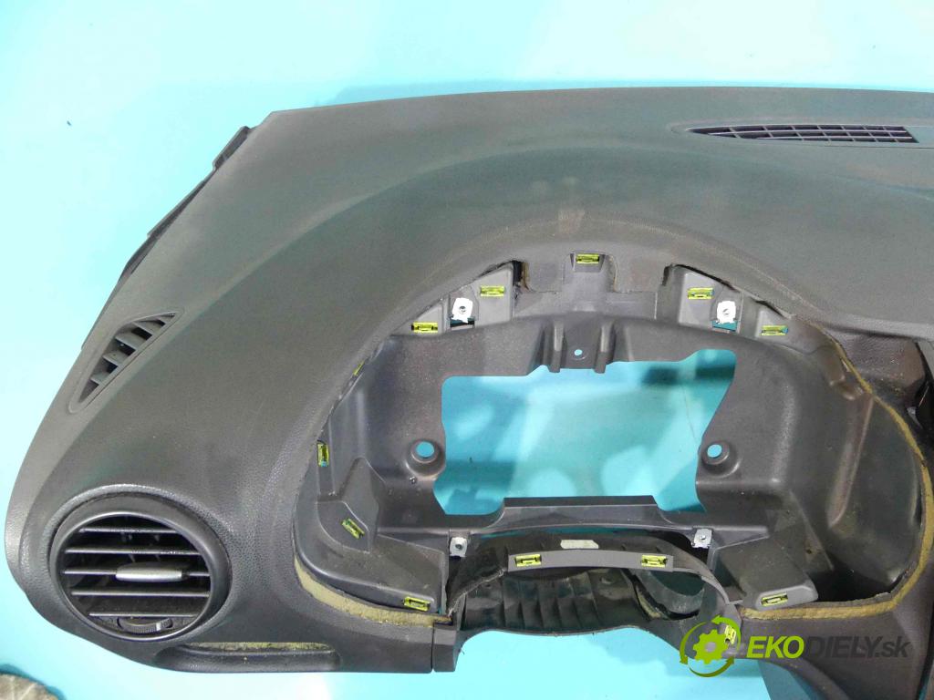 Seat Leon II 2005-2012 1.9 tdi 105 HP manual 77 kW 1896 cm3 5- kokpit,pristrojová doska rozdeľovacia