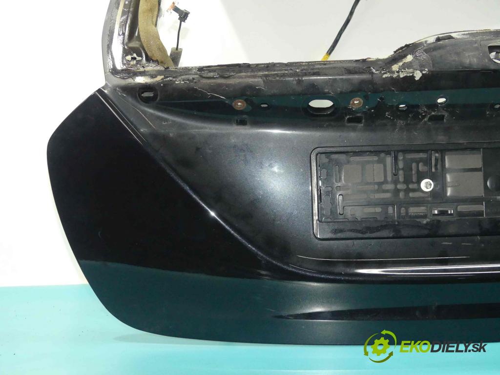 Volvo V60 I 2010-2018 3.0 T6 329KM automatic 242 kW 2953 cm3 5- zadní kufrové dveře  (Zadní kapoty)