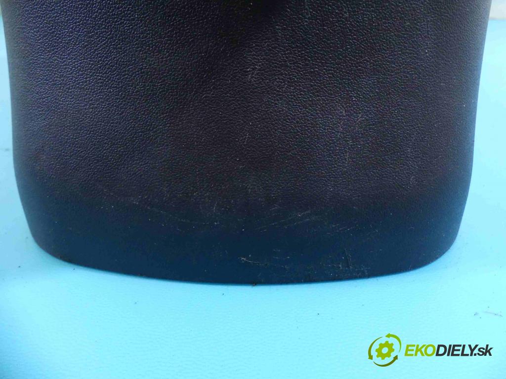 Hyundai Ix35 1.7 crdi 116 HP manual 85 kW 1685 cm3 5- operadlo 84652-2Y000 (Lakťové opierky)