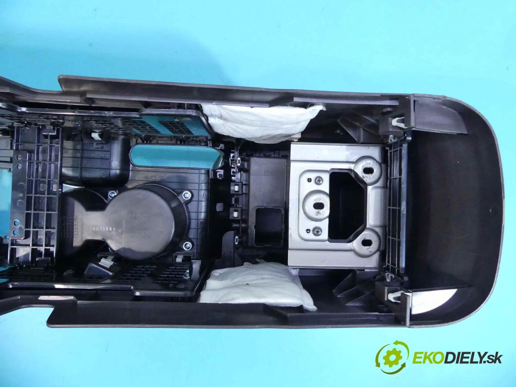 Hyundai Ix35 1.7 crdi 116 HP manual 85 kW 1685 cm3 5- operadlo 84652-2Y000 (Lakťové opierky)