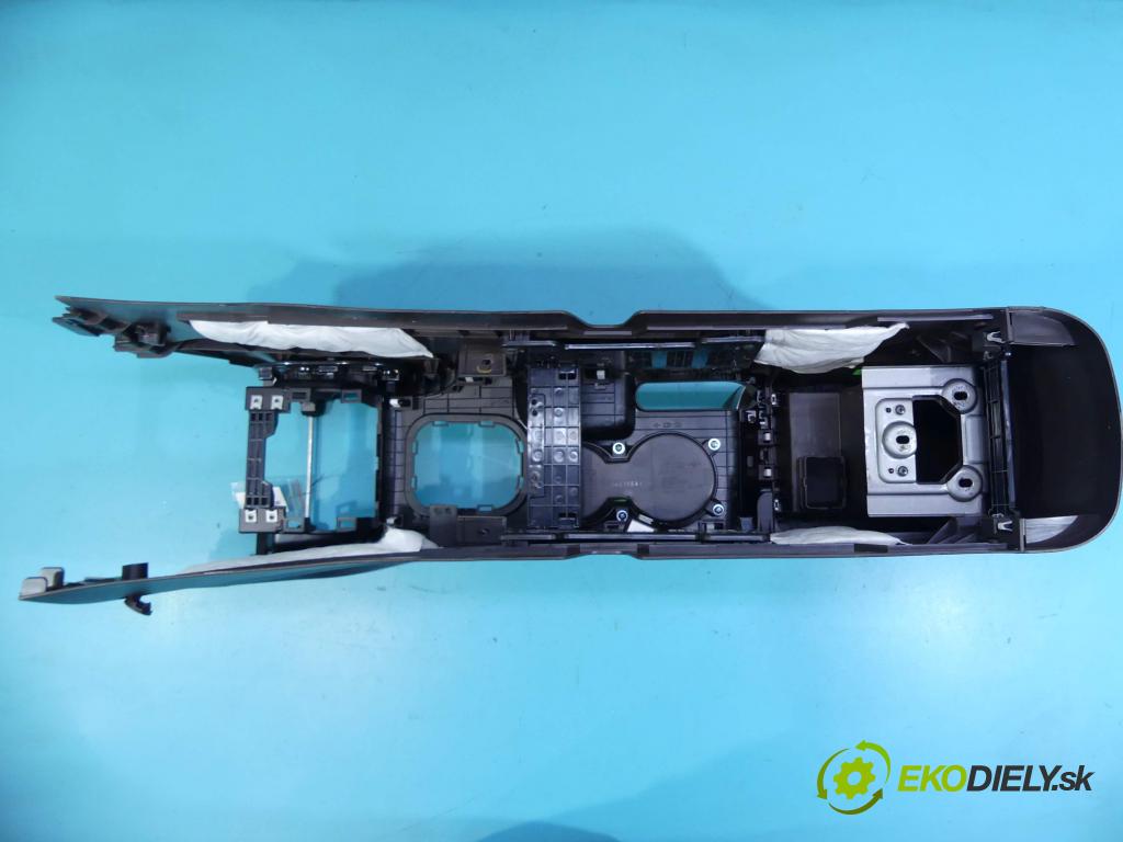 Hyundai Ix35 1.7 crdi 116 HP manual 85 kW 1685 cm3 5- operadlo 84652-2Y000 (Lakťové opierky)