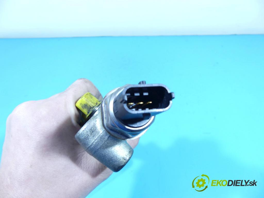 Opel Astra IV 2009-2015 1.6 cdti 110 HP manual 81 kW 1598 cm3 5- lišta vstrekovacia 55570022 (Vstrekovacie lišty)