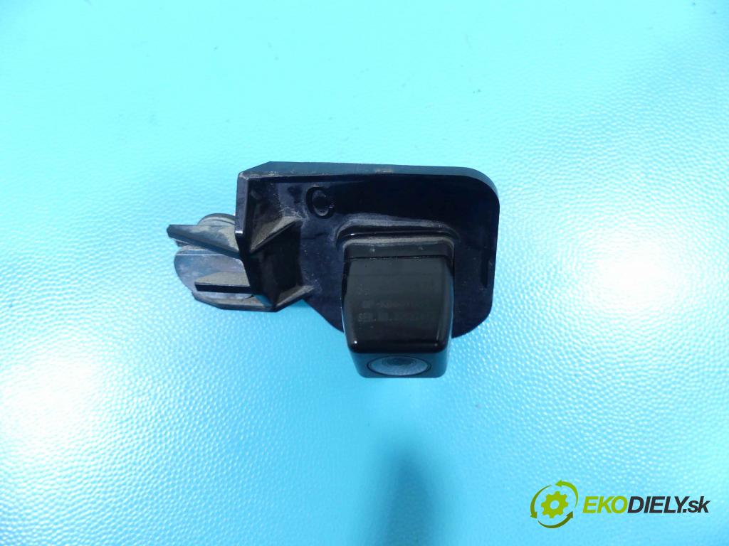 Toyota Corolla E16/E18  2013-2019 1.6 16v 132  HP manual 97 kW 1598 cm3 4- Kamera cúvania 86790-02070