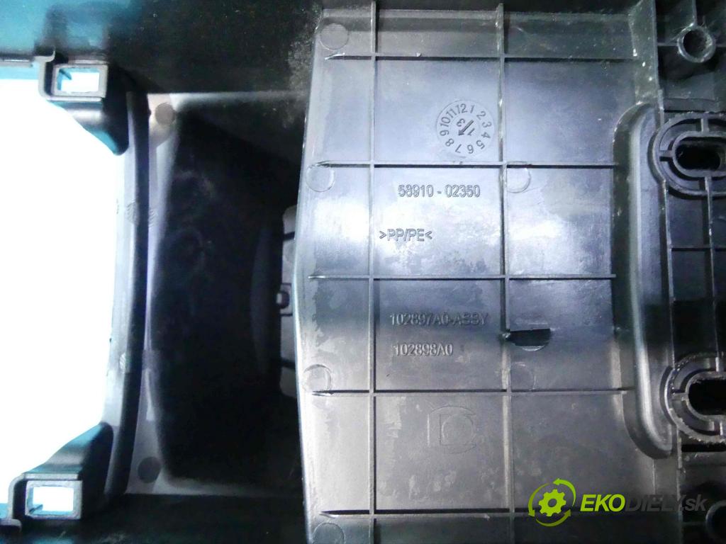 Toyota Corolla E16/E18  2013-2019 1.6 16v 132  HP manual 97 kW 1598 cm3 4- operadlo 58910-02350 (Lakťové opierky)