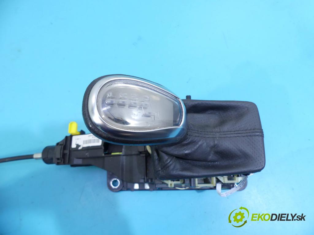 Volvo V60 I 2010-2018 3.0 T6 329KM automatic 242 kW 2953 cm3 5- Páka: Změny: stupeň,rýchlosť 31325578 (Rýchlostné páky / kulisy)