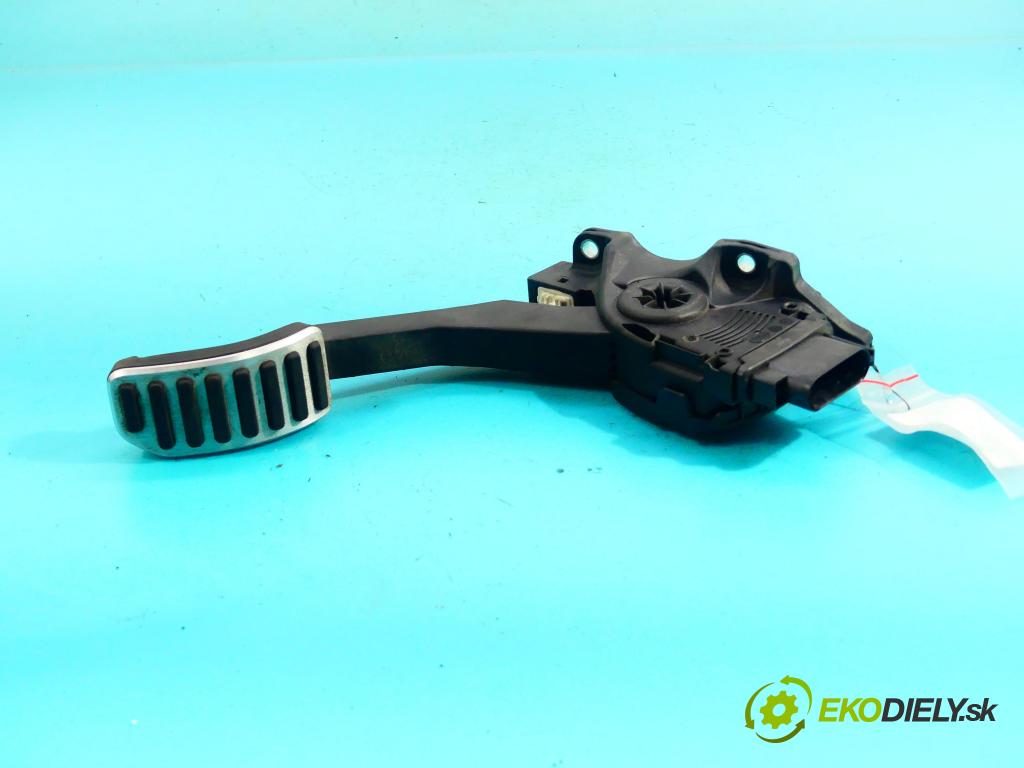 Volvo V60 I 2010-2018 3.0 T6 329KM automatic 242 kW 2953 cm3 5- pedále 31329374 (Pedále)