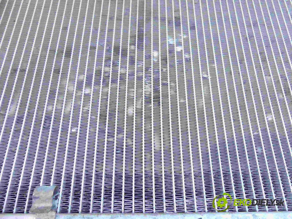 Peugeot 307 2.0 hdi 109 HP manual 80 kW 1997 cm3 5- chladič  (Chladiče)