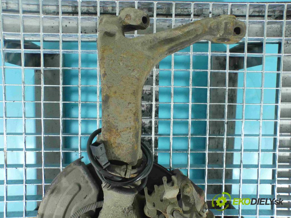 Audi A4 B5 1994-2001 1.8 20V 125 HP manual 92 kW 1781 cm3 5- náboj pravé  (Náboje)