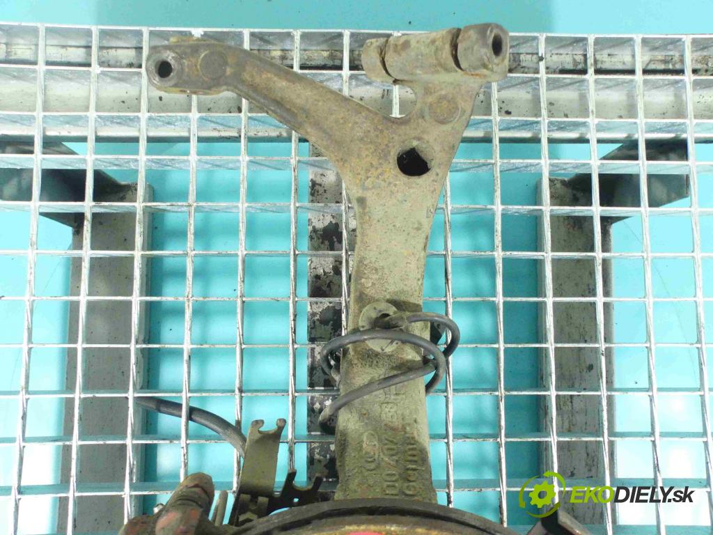 Audi A4 B5 1994-2001 1.8 20V 125 HP manual 92 kW 1781 cm3 5- náboj pravé  (Náboje)