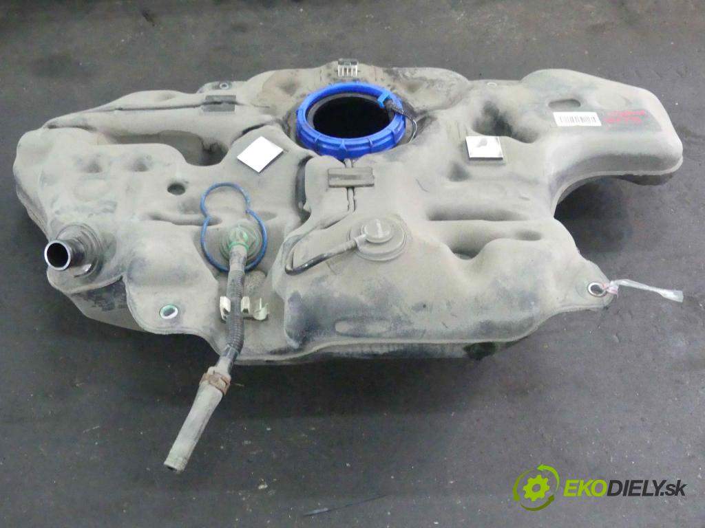 Toyota Corolla E16/E18  2013-2019 1.6 16v 132  HP manual 97 kW 1598 cm3 4- Nádrž: palivo 77111-02150 (Nádrže)