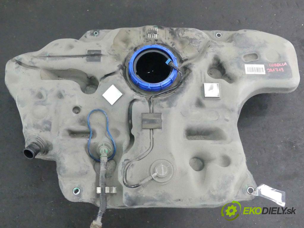 Toyota Corolla E16/E18  2013-2019 1.6 16v 132  HP manual 97 kW 1598 cm3 4- Nádrž: palivo 77111-02150 (Nádrže)