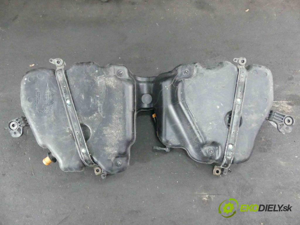 Volvo S90 2016- 2.0 T5 254KM automatic 187 kW 1969 cm3 4- Nádrž: paliva P31478591 (Nádrže)