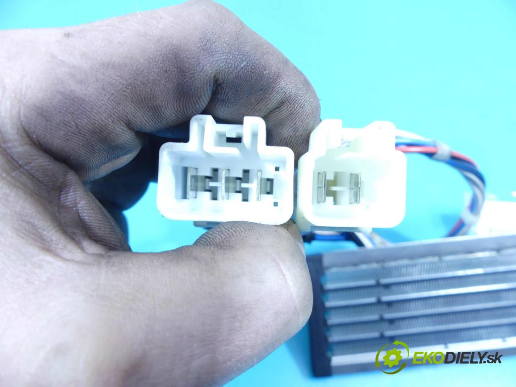 Toyota Auris II 2012-2018 1.6 D4D 111KM manual 82 kW 1598 cm3 5- radiator MF013410-0251 (Radiátory kúrenia)