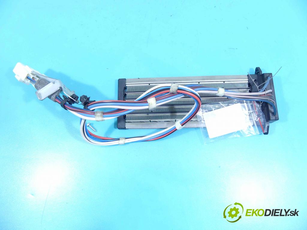 Toyota Auris II 2012-2018 1.6 D4D 111KM manual 82 kW 1598 cm3 5- radiator MF013410-0251 (Radiátory kúrenia)