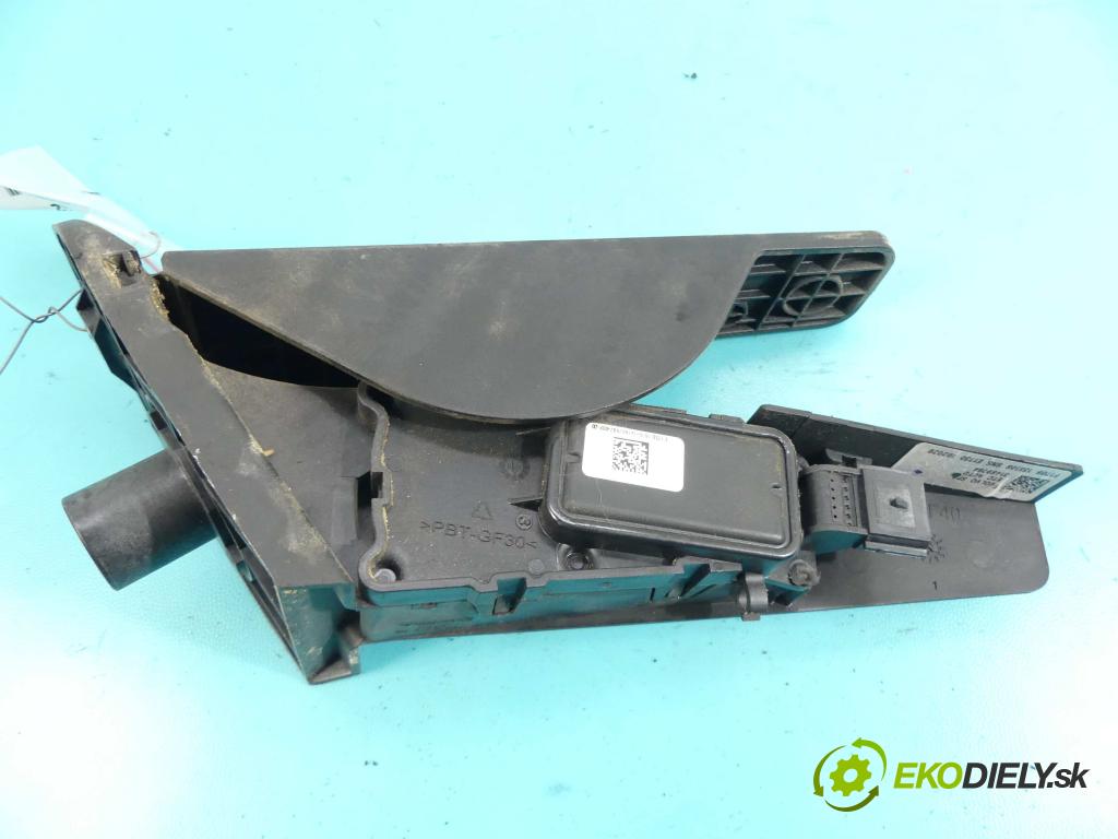 Volvo S90 2016- 2.0 T5 254KM automatic 187 kW 1969 cm3 4- pedále 31489764 (Pedále)