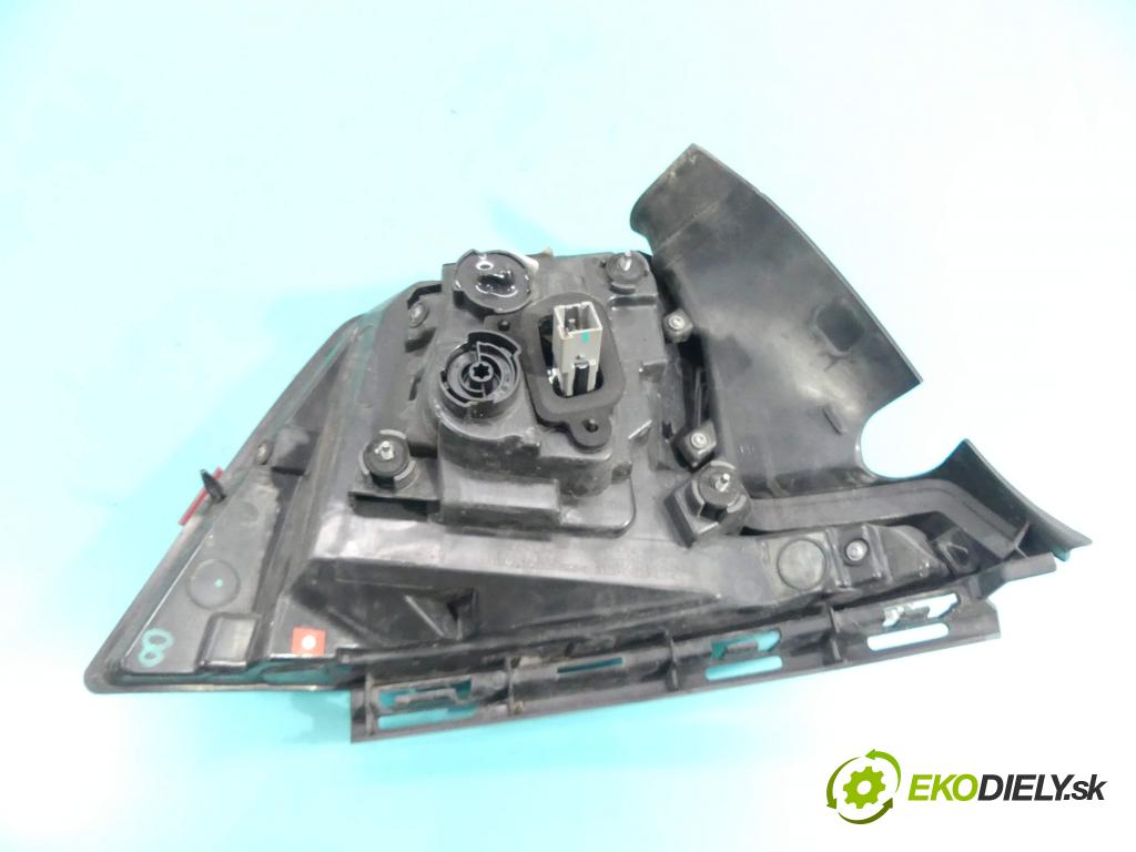 Volvo S90 II 2016- 2.0 T5 254KM automatic 187 kW 1969 cm3 4- světlo zadní pravé 31698715 (Klika dveří ostatní)