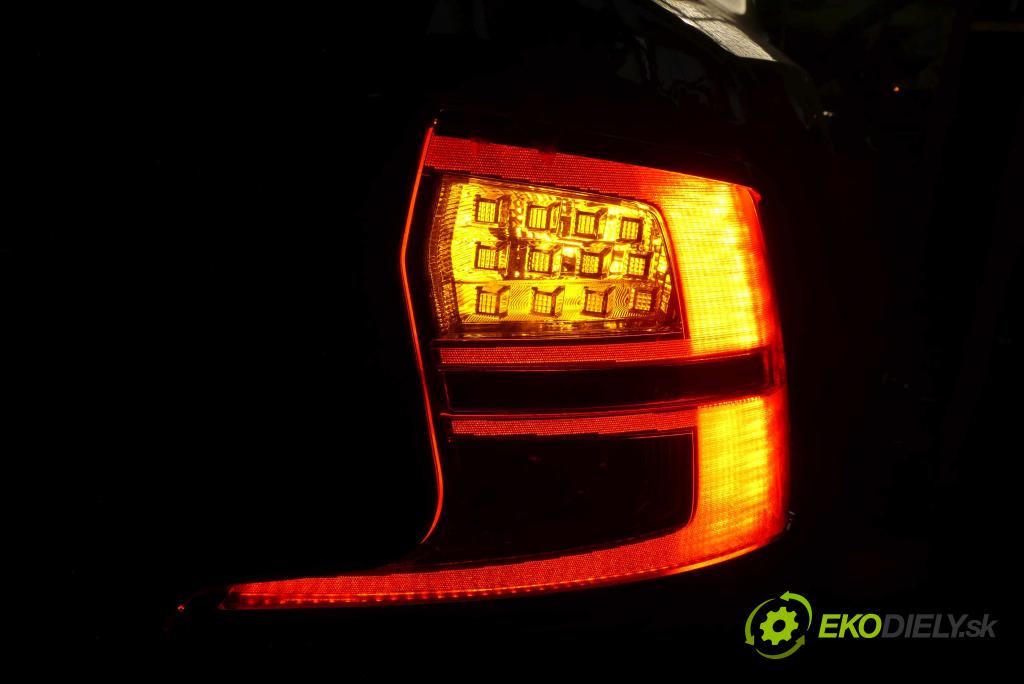 Volvo S90 II 2016- 2.0 T5 254KM automatic 187 kW 1969 cm3 4- svetlo / reflektor zadné pravé 31698715 (Kľučka dverí ostatné)