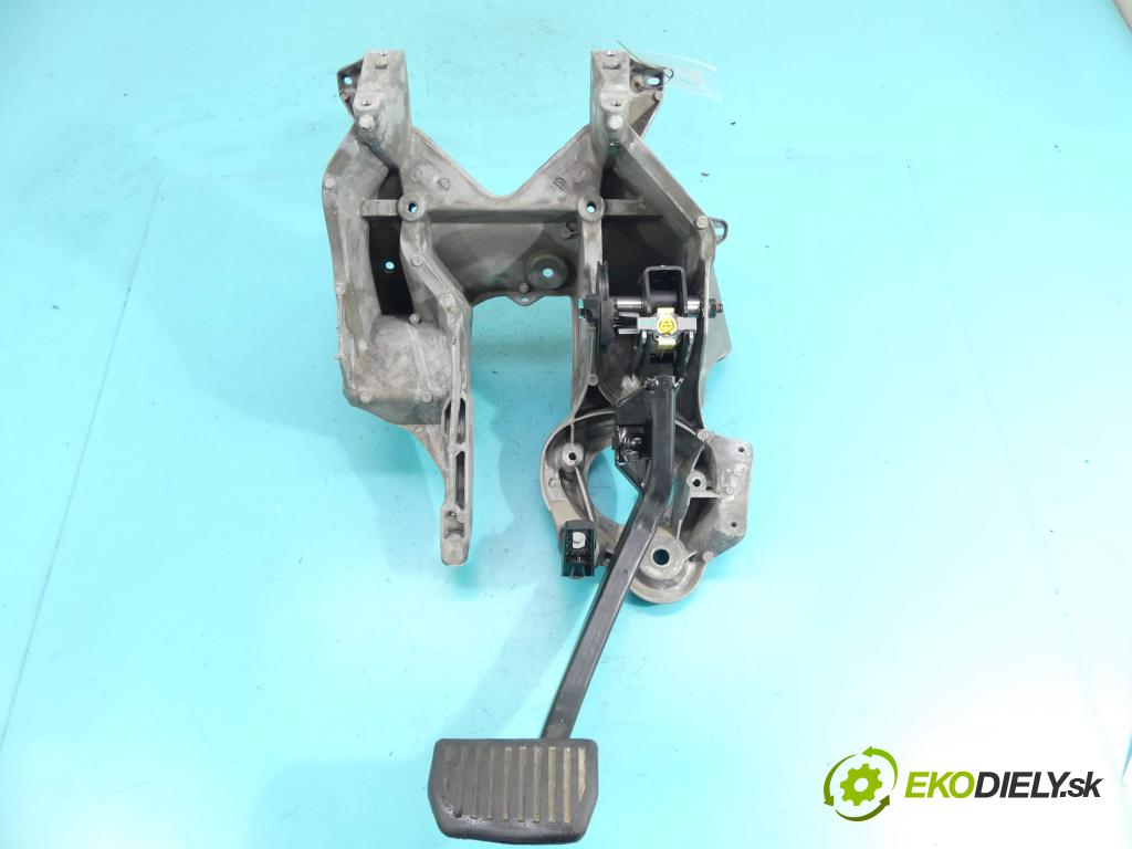 Volvo S90 2016- 2.0 T5 254KM automatic 187 kW 1969 cm3 4- pedále P31489735 (Pedále)